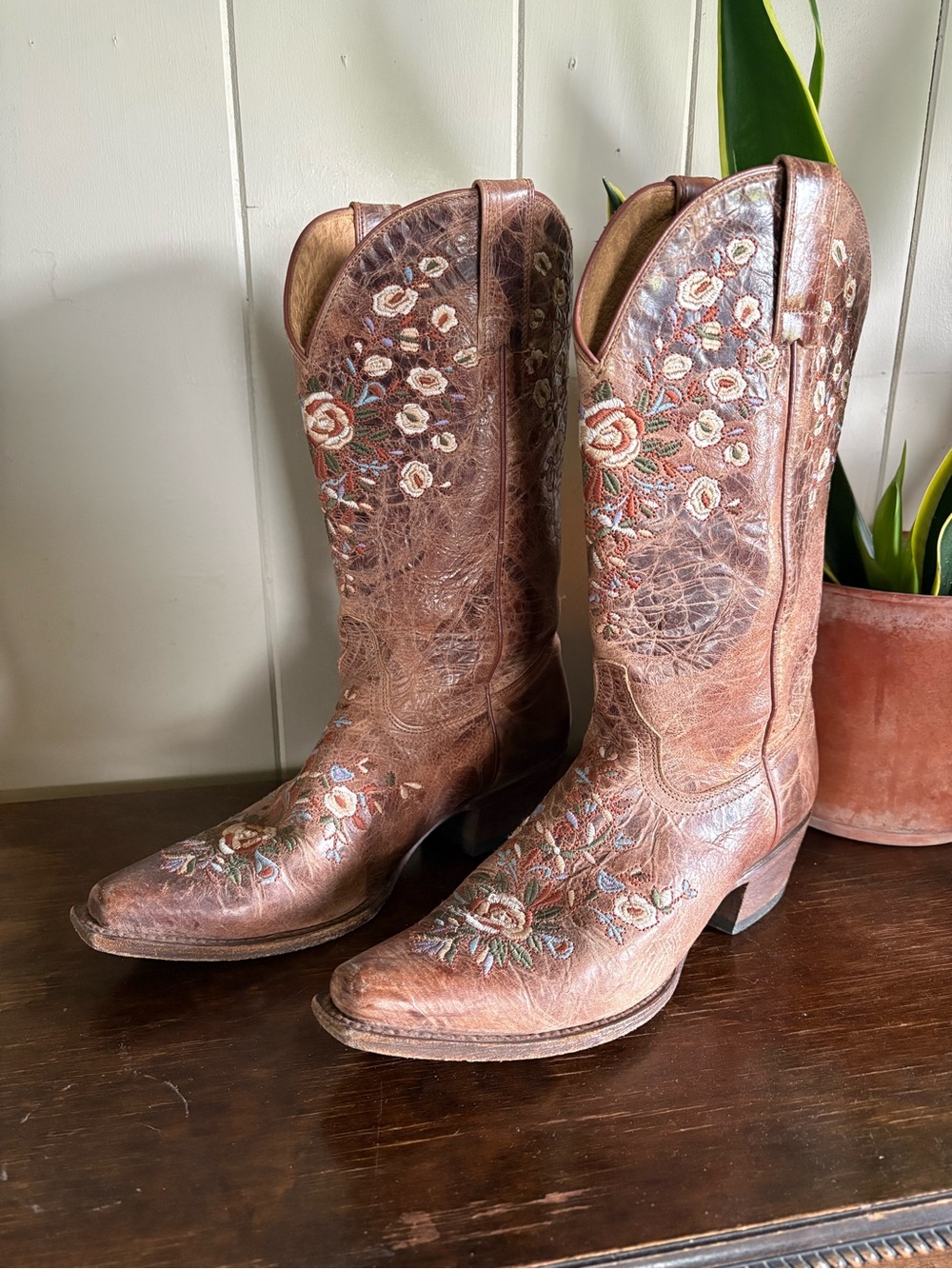 SHYANNE WOMEN'S MAISIE FLORAL EMBROIDERED BOOTS - Picture 2 of 12
